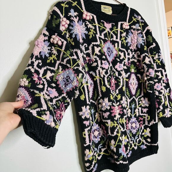 Vintage Hunters Run Hand Knit Black Pink Floral Pom Pom Detail Sweater Size L - Picture 6 of 7